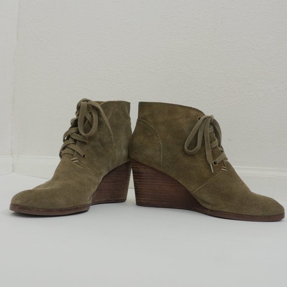 Lucky Brand Olive Green Suede Lace Up 3" Faux Wood Wedge Heel SZ 9 Ankle Boots - Picture 5 of 11